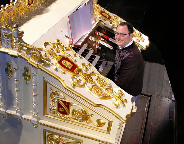 Adam Aceto at the console of the Santa Barbara Theatre Organ