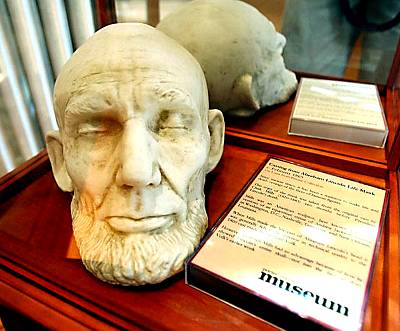 140_DSC_7301_Lincoln_life_mask.jpg